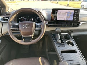 2022 Toyota Sienna Platinum FWD