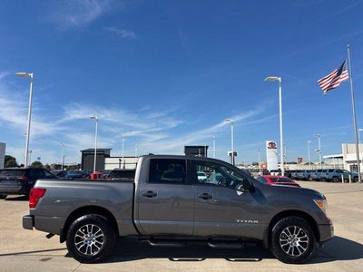 2024 Nissan Titan SV