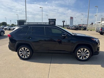2022 Toyota RAV4 XLE Premium