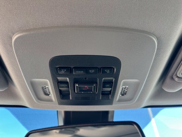 2023 Toyota Camry Hybrid LE