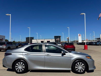 2023 Toyota Camry Hybrid LE