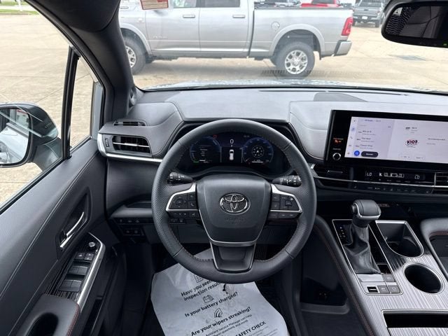 2025 Toyota Sienna XSE