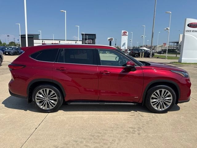 2023 Toyota Highlander Hybrid Platinum