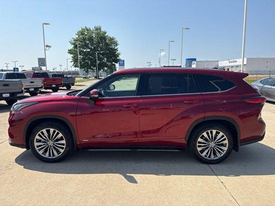 2023 Toyota Highlander Hybrid Platinum