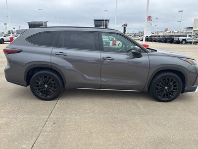2025 Toyota Highlander XSE