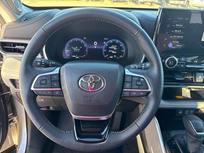 2025 Toyota Highlander Platinum