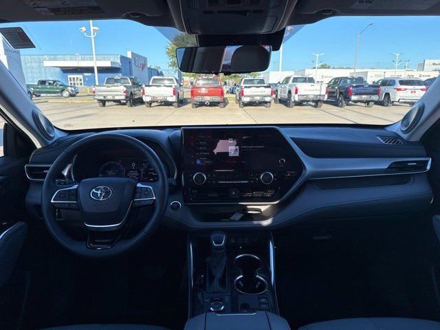 2025 Toyota Highlander Platinum
