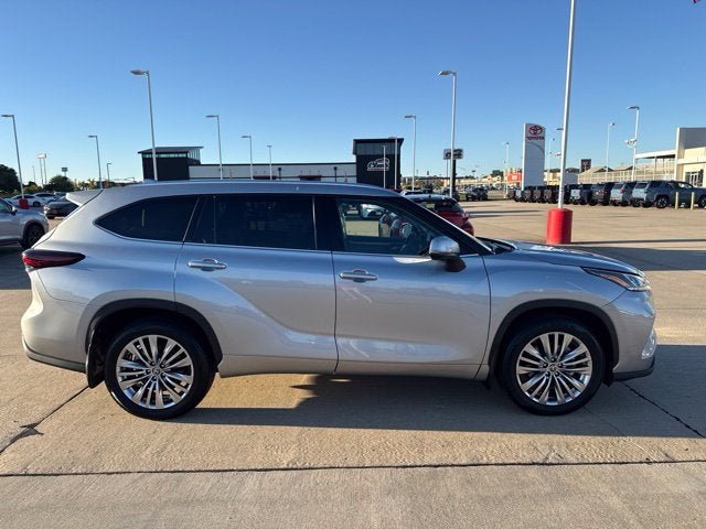 2025 Toyota Highlander Platinum