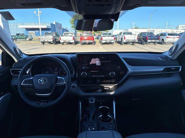 2025 Toyota Highlander Platinum