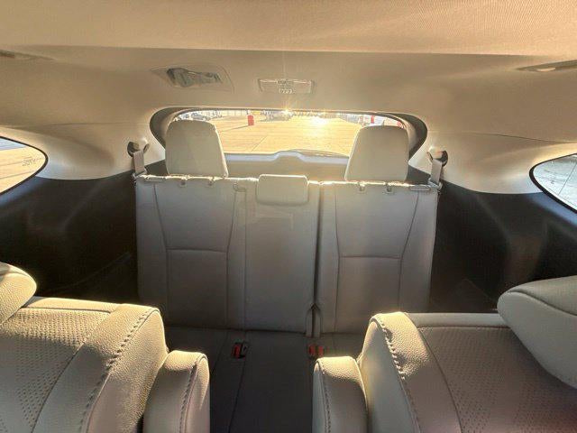 2025 Toyota Highlander Platinum