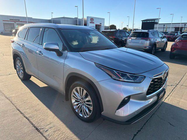 2025 Toyota Highlander Platinum