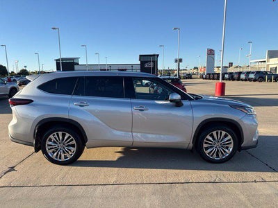 2025 Toyota Highlander Platinum