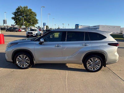 2025 Toyota Highlander Platinum