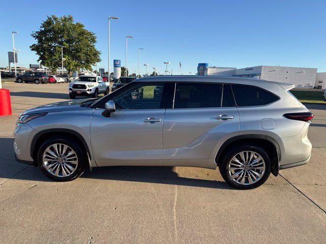 2025 Toyota Highlander Platinum