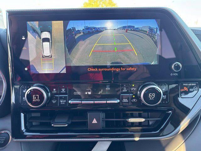 2025 Toyota Highlander Platinum