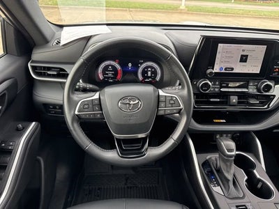 2025 Toyota Highlander XSE