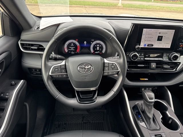 2025 Toyota Highlander XSE
