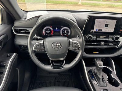 2025 Toyota Highlander XSE