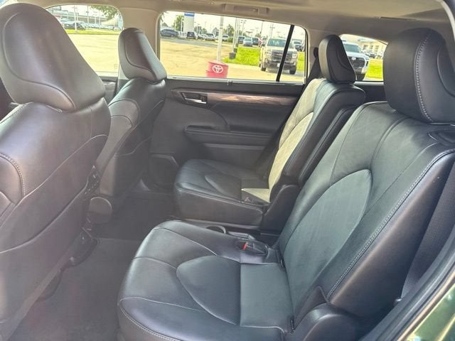 2025 Toyota Highlander Platinum