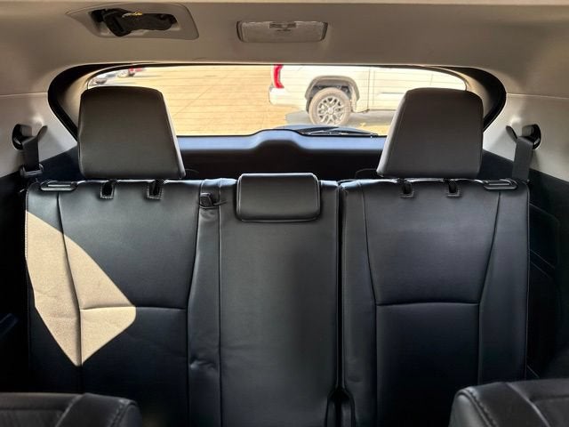 2025 Toyota Highlander Platinum