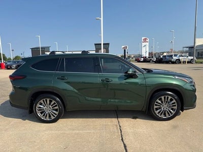 2025 Toyota Highlander Platinum