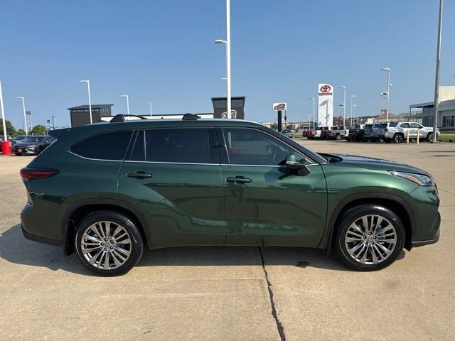 2025 Toyota Highlander Platinum