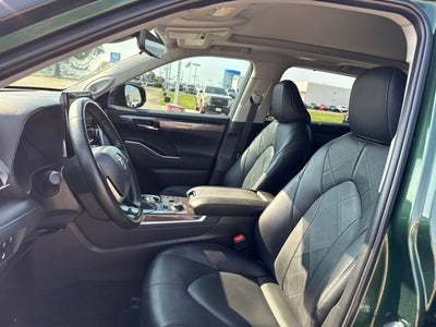 2025 Toyota Highlander Platinum