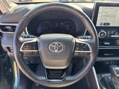 2025 Toyota Highlander Platinum