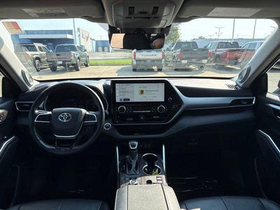 2025 Toyota Highlander Platinum