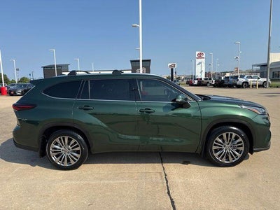 2025 Toyota Highlander Platinum