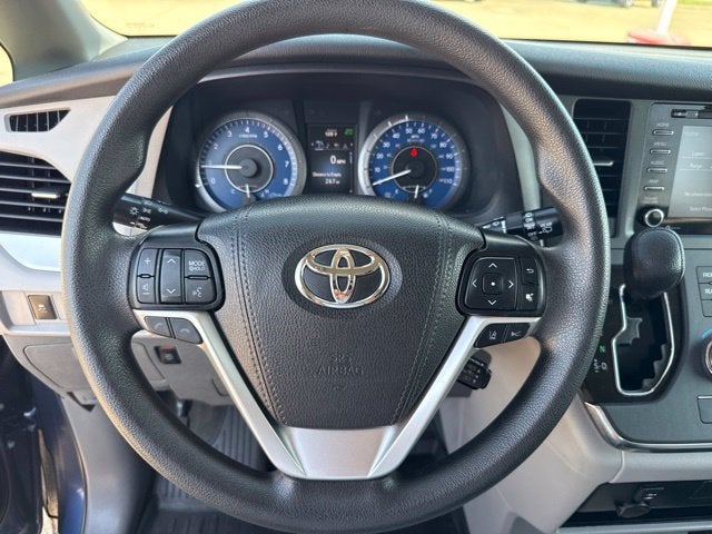 2019 Toyota Sienna LE