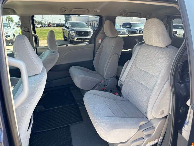 2019 Toyota Sienna LE