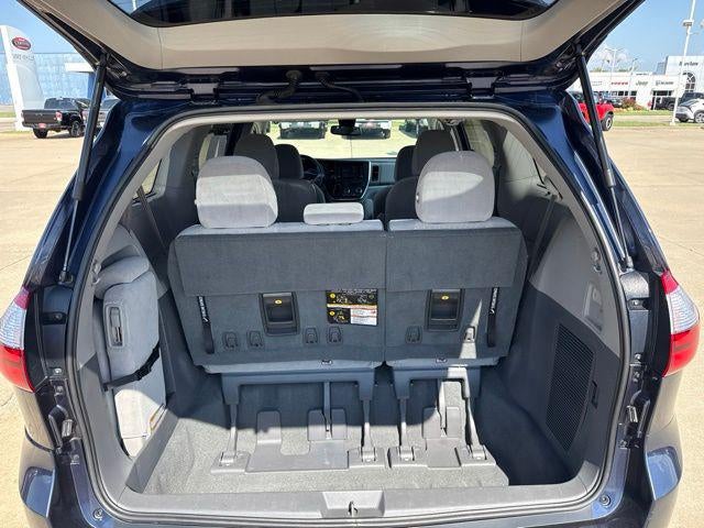 2019 Toyota Sienna LE