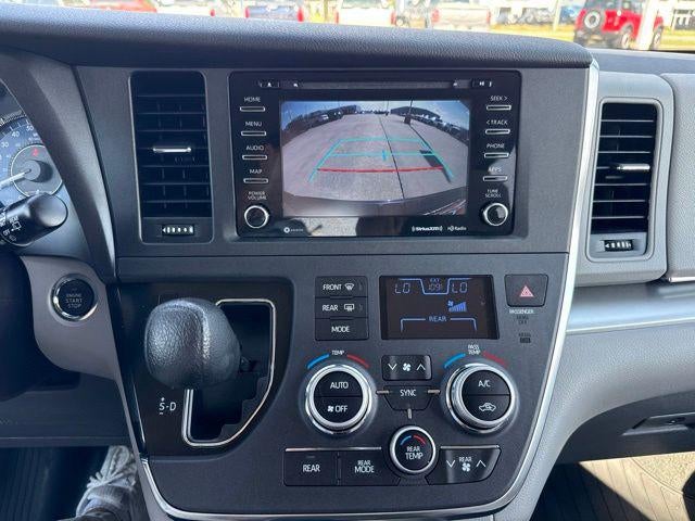 2019 Toyota Sienna LE