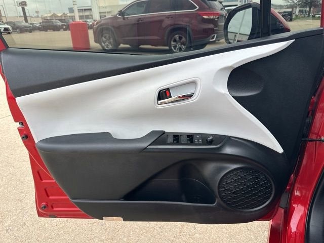 2020 Toyota Prius LE