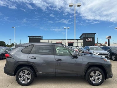 2022 Toyota RAV4 Hybrid XLE