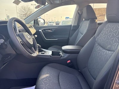 2025 Toyota RAV4 Hybrid XLE