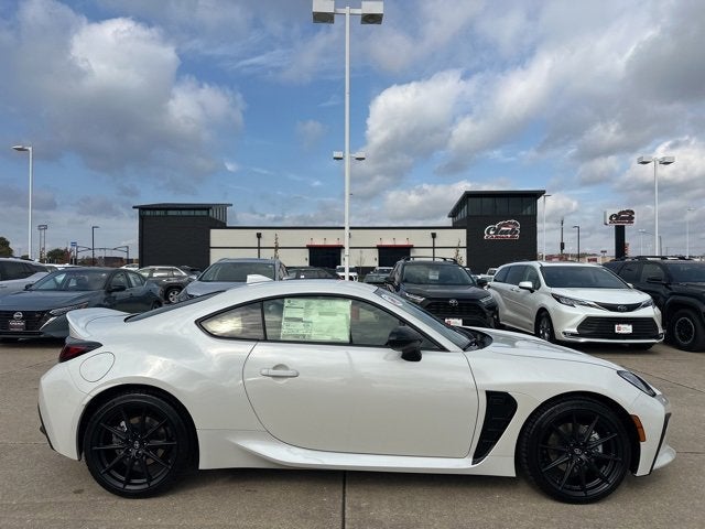 2025 Toyota GR86 Premium MT