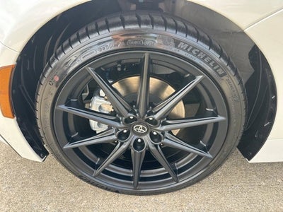 2025 Toyota GR86 Premium MT