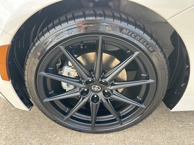 2025 Toyota GR86 Premium MT